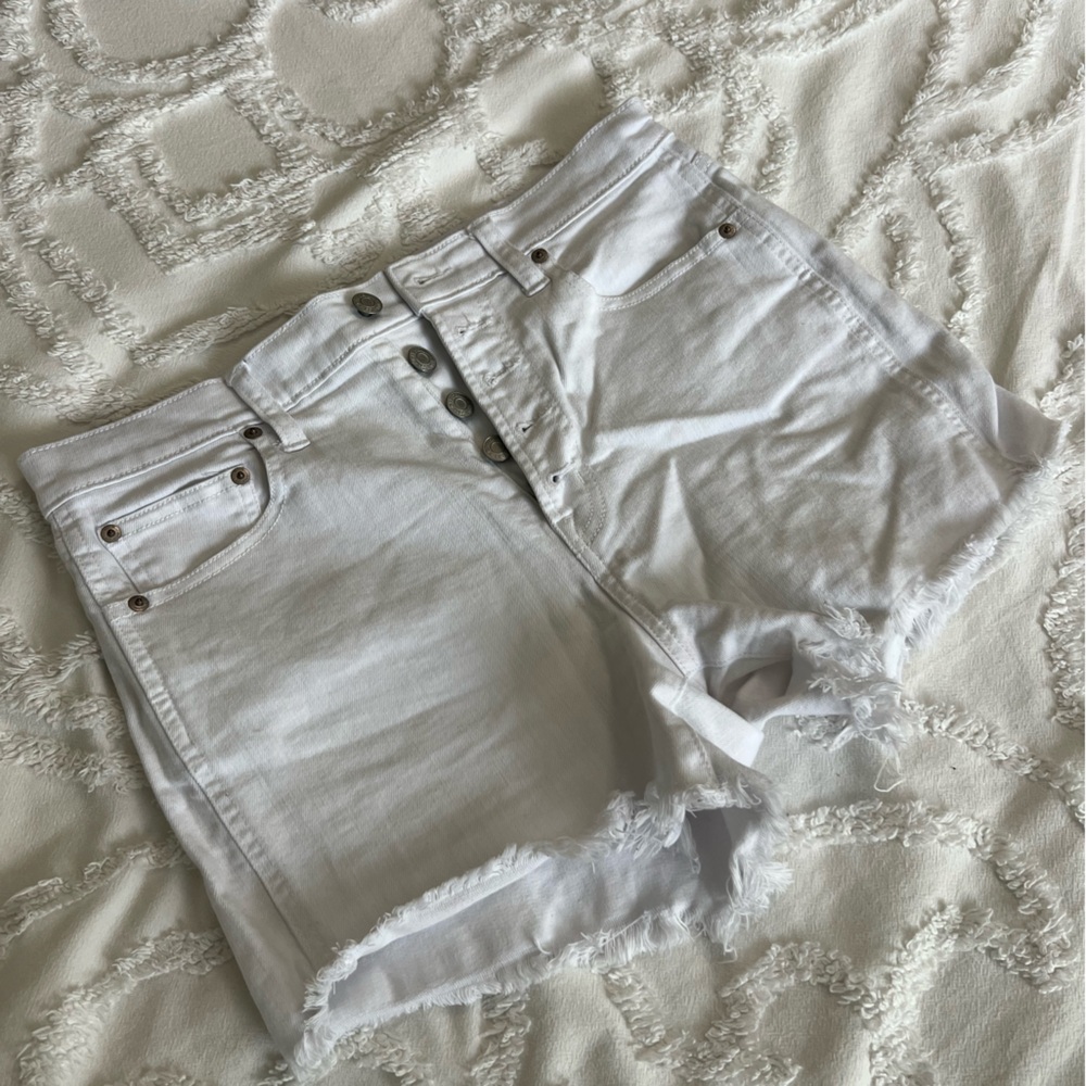 Gap button fly white Jean shorts